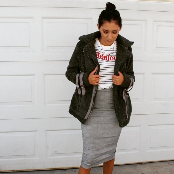🚨//Fall Favorites// Grey moto jacket - Picture 3 of 6